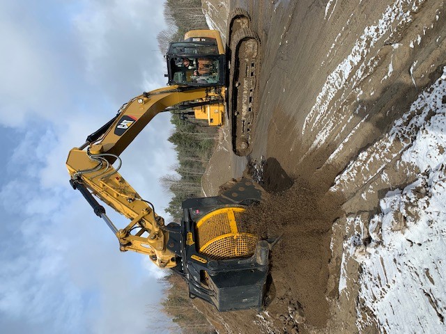 Screening bucket for excavator